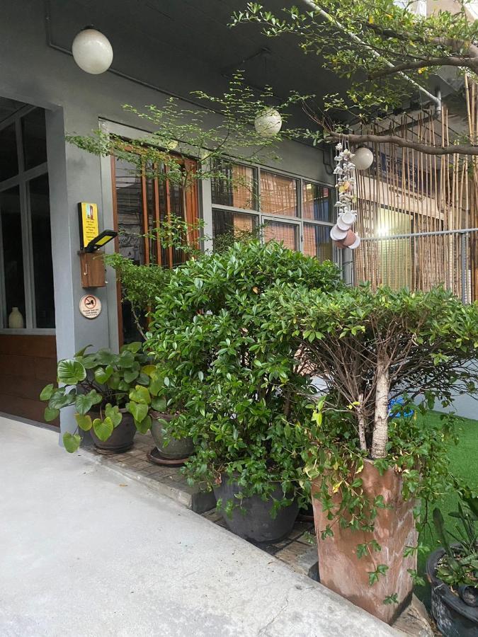 曼谷 奈苏图52号旅舍&瑞玛卡和恩咖啡馆旅舍 外观 照片